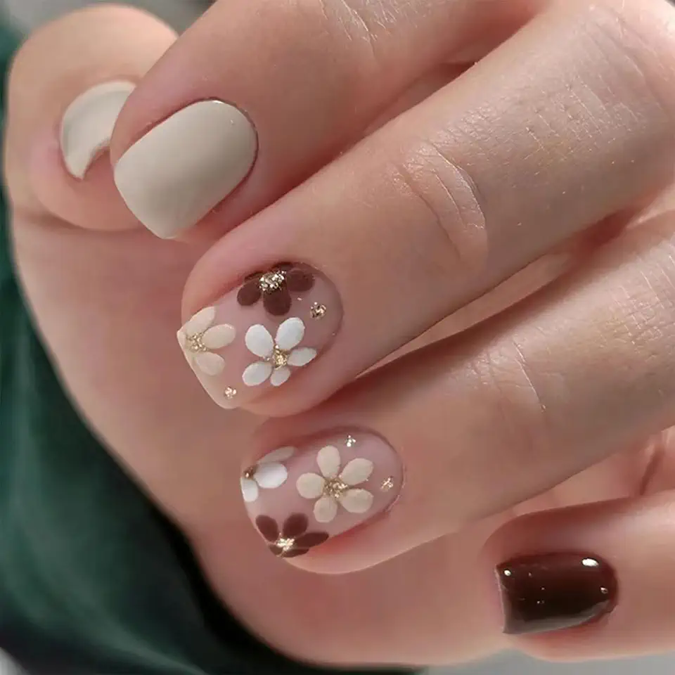 Calkkrer 24 pezzi Autunno Press On Nails, unghie finte extra corte, unghie finte da incollare, unghie finte marrone con fiori, unghie finte finte finte